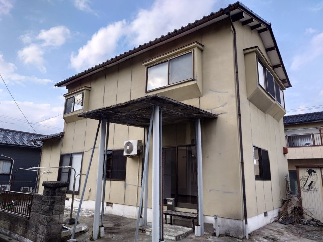稲代貸家の外観
