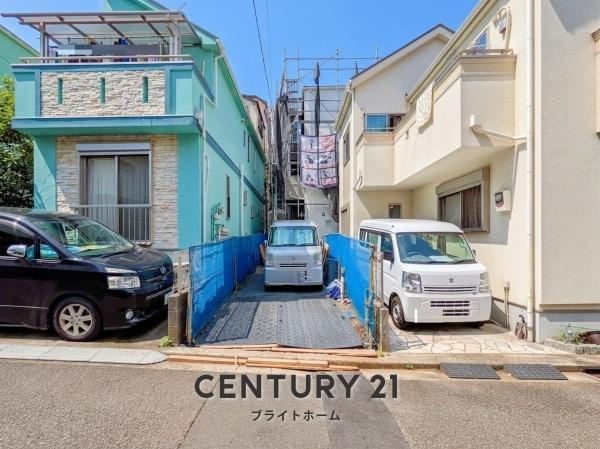 横浜市神奈川区西寺尾４丁目の新築一戸建の前面道路含む現地写真|陽当りの良さ、住環境を現地にてご確認下さい！
周辺環境も合わせてご案内させて頂きます！
