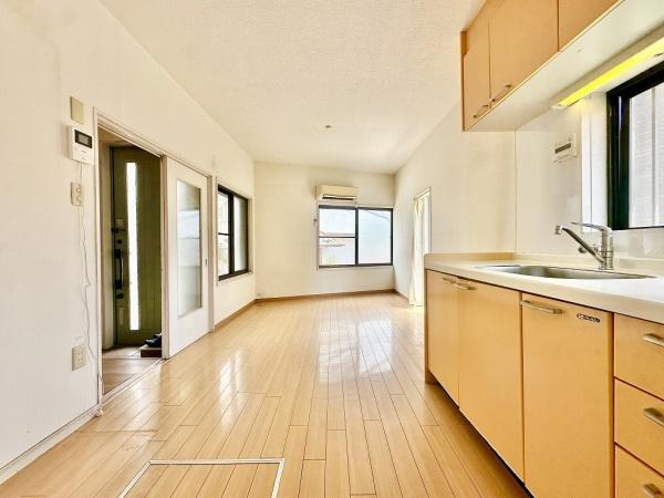 【居間・リビング】 | 垂水区舞子坂1丁目　中古戸建