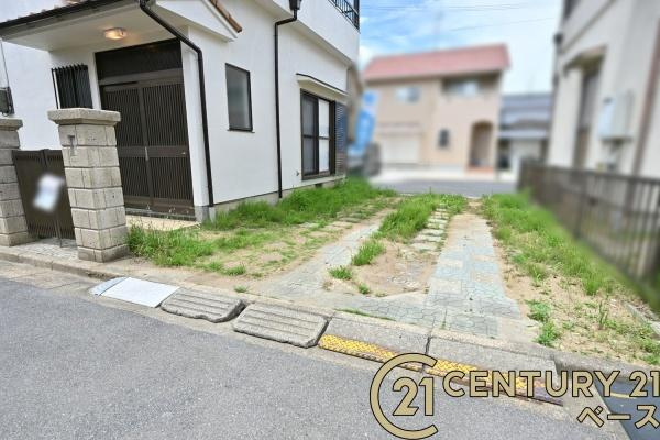 天理市平等坊町　一戸建の駐車場
