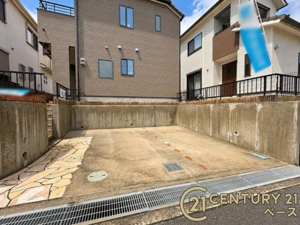 北葛城郡王寺町畠田５丁目　一戸建の駐車場|■現地撮影写真■駐車スペースは２台分完備！