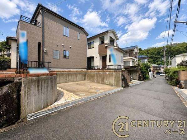 北葛城郡王寺町畠田５丁目　一戸建の前面道路含む現地写真|■現地撮影写真■ 前面道路は４ｍ以上と広くゆったりしています！