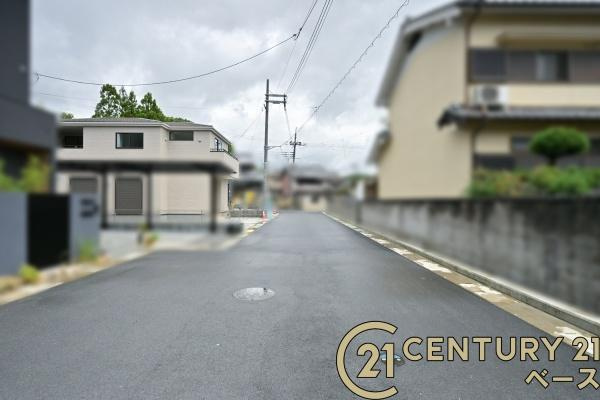 リーブルガーデン三吉赤部 ３号棟 ／新築一戸建の前面道路含む現地写真|■現地撮影写真■ 前面道路は６ｍ以上と広くゆったりしています！
