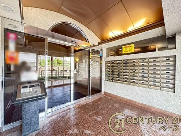 王寺アーバンコンフォートのエントランス|■現地撮影写真■オートロック付で防犯面も安心！