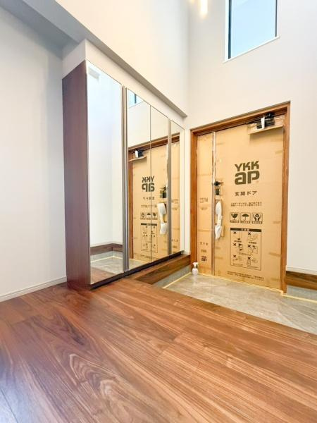 横浜市鶴見区東寺尾中台の中古一戸建の玄関