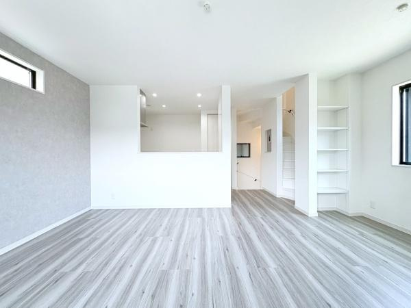 横浜市西区中央２丁目の新築一戸建の居間・リビング