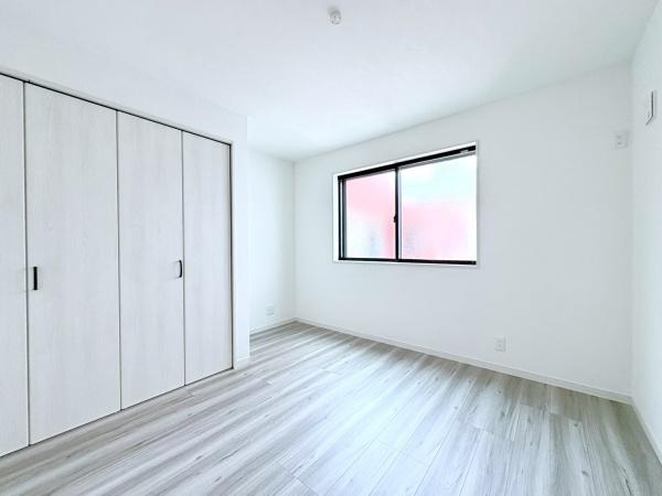 横浜市西区中央２丁目の新築一戸建の洋室