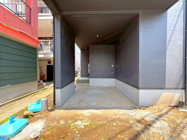横浜市西区中央２丁目の新築一戸建の駐車場