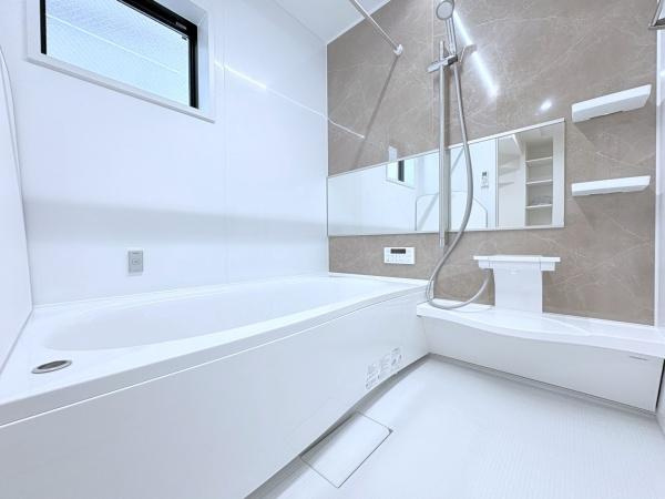 横浜市西区中央２丁目の新築一戸建の浴室
