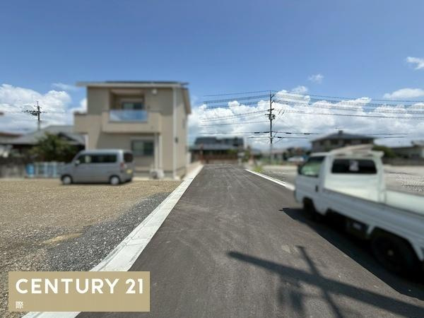 和歌山市新庄第4-4号棟　新築戸建の前面道路含む現地写真