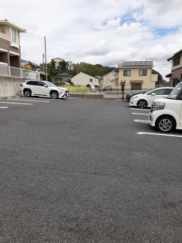 ＬＥＸＥＬＬＡ１０　Ａの駐車場