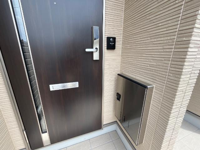 仮）那珂市菅谷字杉原新築アパートのその他|宅配ボックス（イメージ）