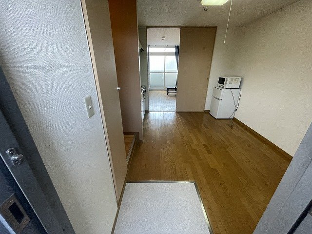 レオパレス向日葵の玄関