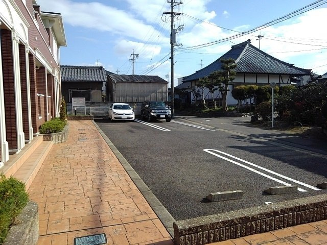 エントピアⅡの駐車場