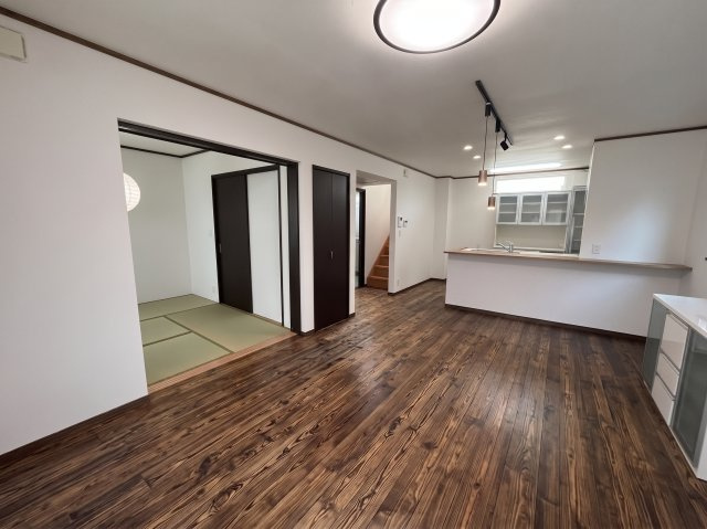 上福元町戸建ての居間・リビング|※AIで家具等を一部編集しております。
