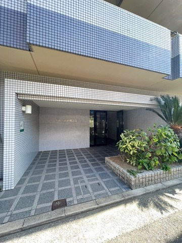 ラポール武庫之荘のエントランス