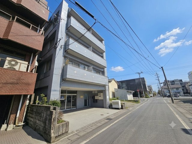 クラウンプラザの外観|落ち着いた雰囲気の外観です