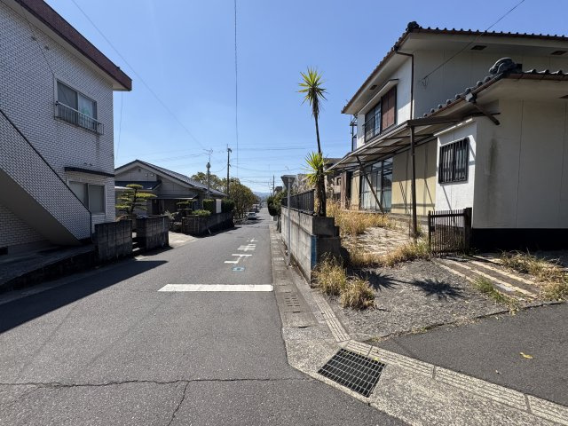 西紫原町中古リノベ素材にの駐車場|駐車場があります