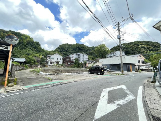 田上５の家　鹿児島県鹿児島市田上６丁目16-14の前面道路含む現地写真|前面道路含む現地写真です