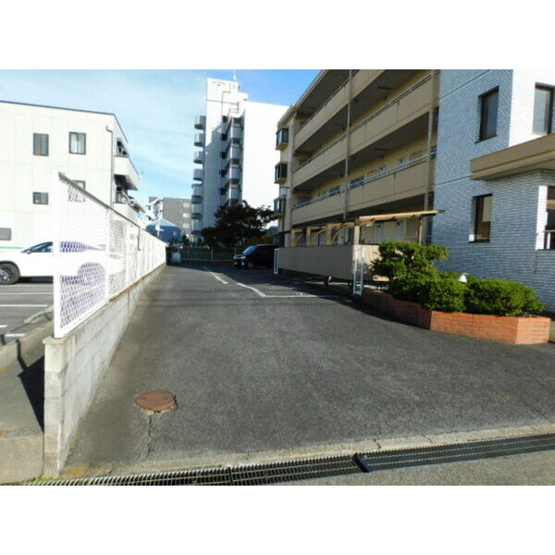 【駐車場】 | 臼井ハイツ