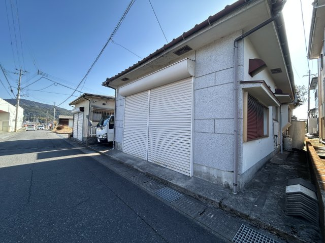 鹿児島県鹿児島市本名町1087-16の前面道路含む現地写真