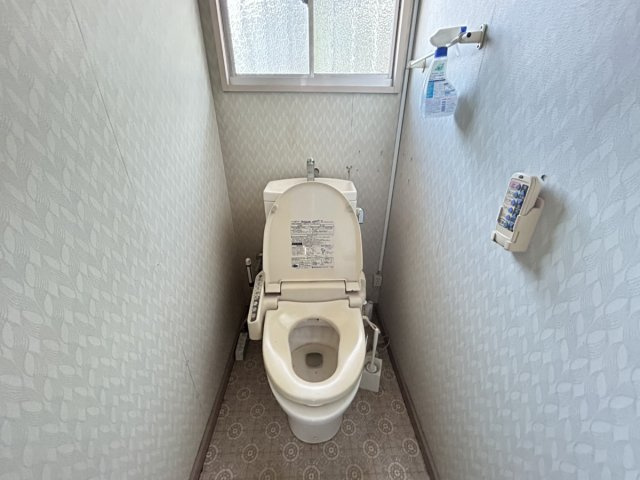 鹿児島県鹿児島市東坂元3丁目12-11のトイレ|※売主様が居住中の為、加工により荷物を消しています。