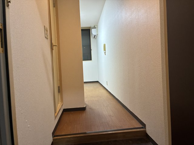 森島ビルⅡの玄関|収納もある玄関です