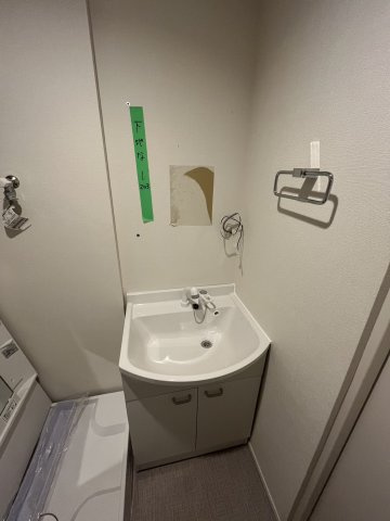 ハーモニーテラス北小岩ⅩⅧの洗面所|コンパクトで使いやすい洗面所