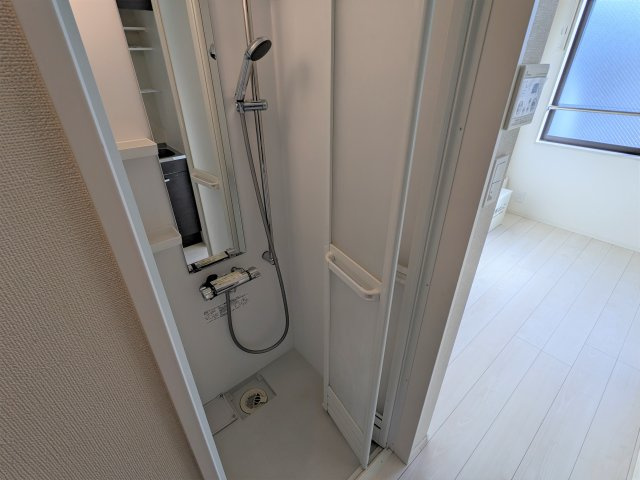 ハーモニーテラス西荻南のシャワールーム|落ち着いた空間のシャワールームです