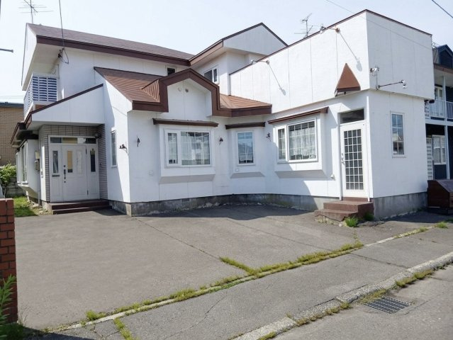芦野5丁目★広々55坪の店舗付き住宅が980万円！