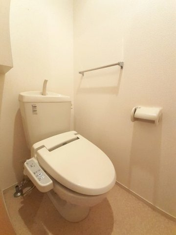 【トイレ】 | グランディール藤川 | コンパクトで使いやすいトイレです