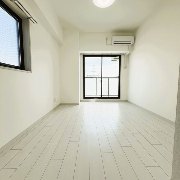 THE RESIDENCE SAKURAYAMA WESTの居間・リビング