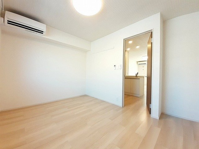 【内装】 | ティーダ水巻　Ａ | 明るい色調の室内です
