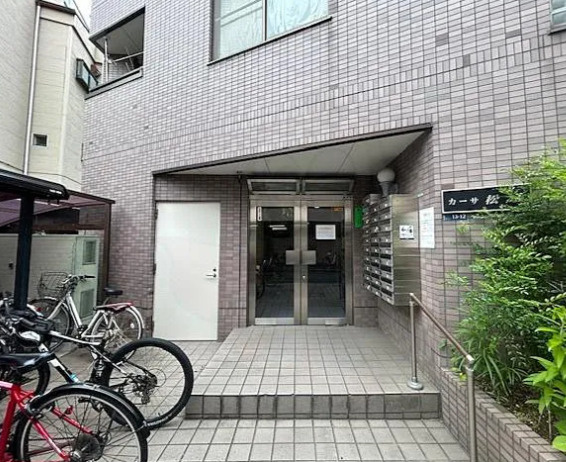 カーサ松原のエントランス