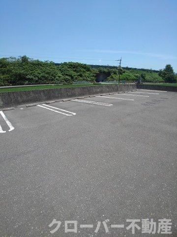 ビリーブの駐車場