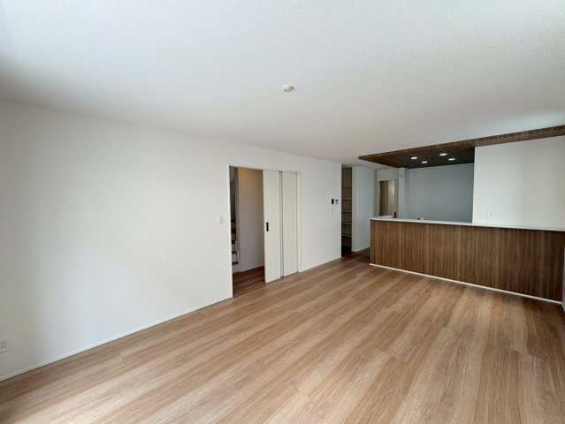 ★★うるま市西原－4号棟（全４棟）の居間・リビング|ゆったり過ごせるリビングです