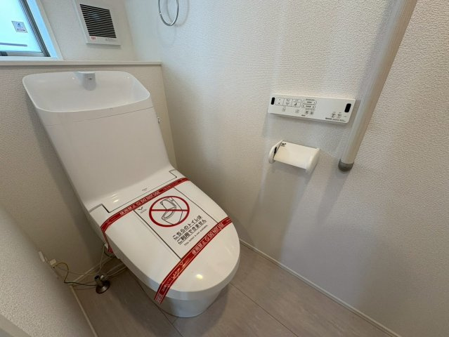 ★★うるま市西原－4号棟（全４棟）のトイレ|シンプルで使いやすいトイレです