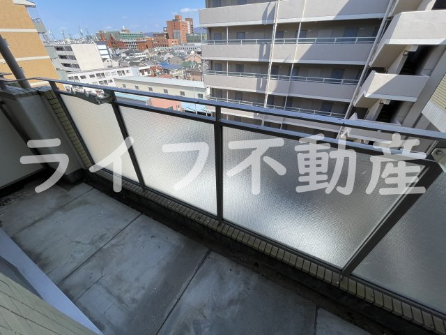 アバハイム西村のバルコニー|暖かな日差しのふりそそぐバルコニー