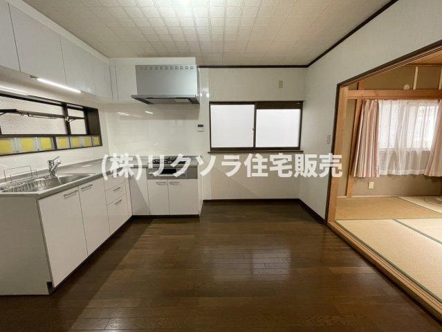 寿町　中古一戸建てのキッチン|LDK8.0帖
■物件内覧・資金計画相談・住宅ローン相談、リフォーム相談、お問合せ受付中■
※当日・翌日のご内覧、ご相談はお電話でのお問合せがスムーズです！