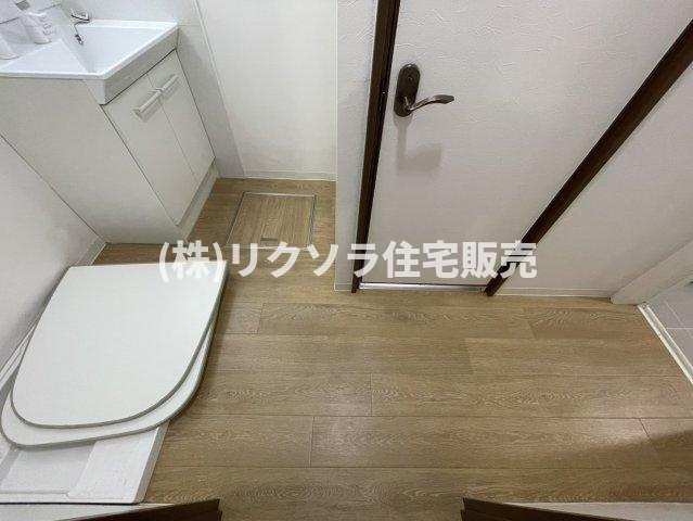 寿町　中古一戸建ての脱衣所|床下収納付き
■物件内覧・資金計画相談・住宅ローン相談、リフォーム相談、お問合せ受付中■
※当日・翌日のご内覧、ご相談はお電話でのお問合せがスムーズです！