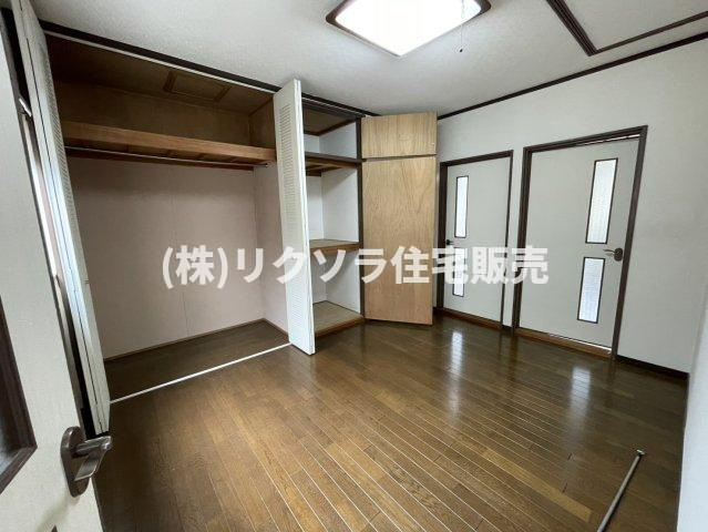 寿町　中古一戸建ての洋室|洋室6.0帖
■物件内覧・資金計画相談・住宅ローン相談、リフォーム相談、お問合せ受付中■
※当日・翌日のご内覧、ご相談はお電話でのお問合せがスムーズです！