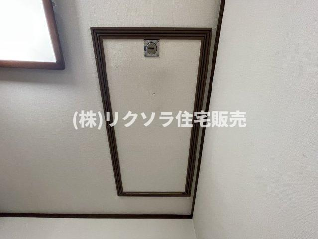 寿町　中古一戸建ての収納|屋根裏収納
■物件内覧・資金計画相談・住宅ローン相談、リフォーム相談、お問合せ受付中■
※当日・翌日のご内覧、ご相談はお電話でのお問合せがスムーズです！