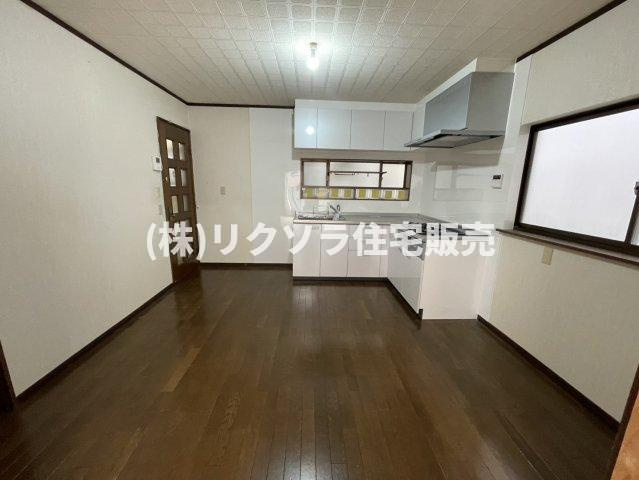 寿町　中古一戸建ての居間・リビング|LDK8.0帖
■物件内覧・資金計画相談・住宅ローン相談、リフォーム相談、お問合せ受付中■
※当日・翌日のご内覧、ご相談はお電話でのお問合せがスムーズです！