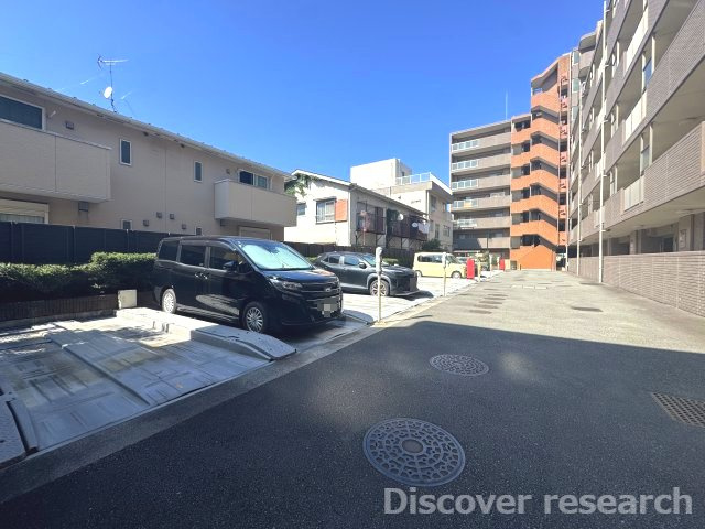 レクセルプラッツァ福生壱番館の駐車場