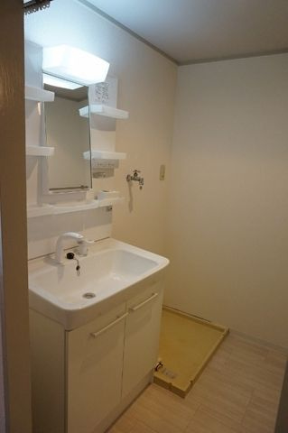 阿部南葛西第１マンションの洗面所