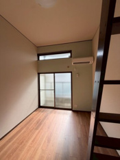 個人の部屋や寝室として使える洋室です