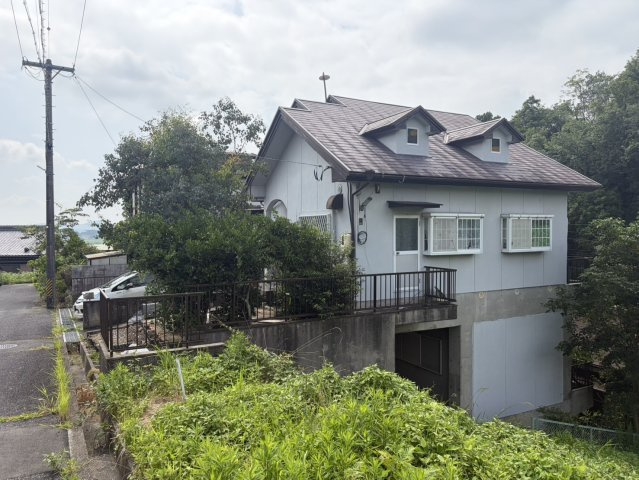 津市白山町上ノ村　2階建の画像