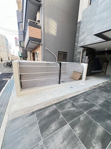 ファーストフィオーレ尼崎ウエストの外観