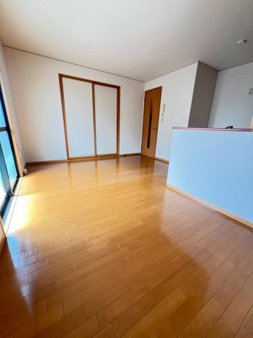 イーストハイムⅡの居間・リビング