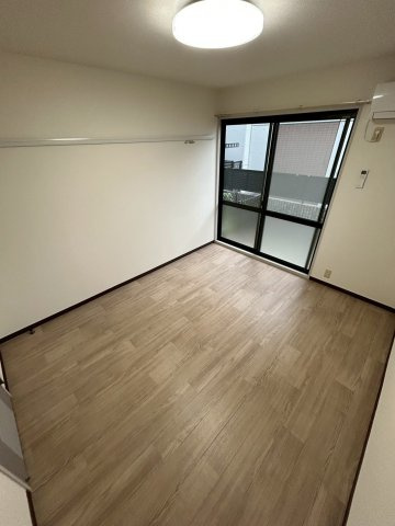 ドミールほづみの居間・リビング
